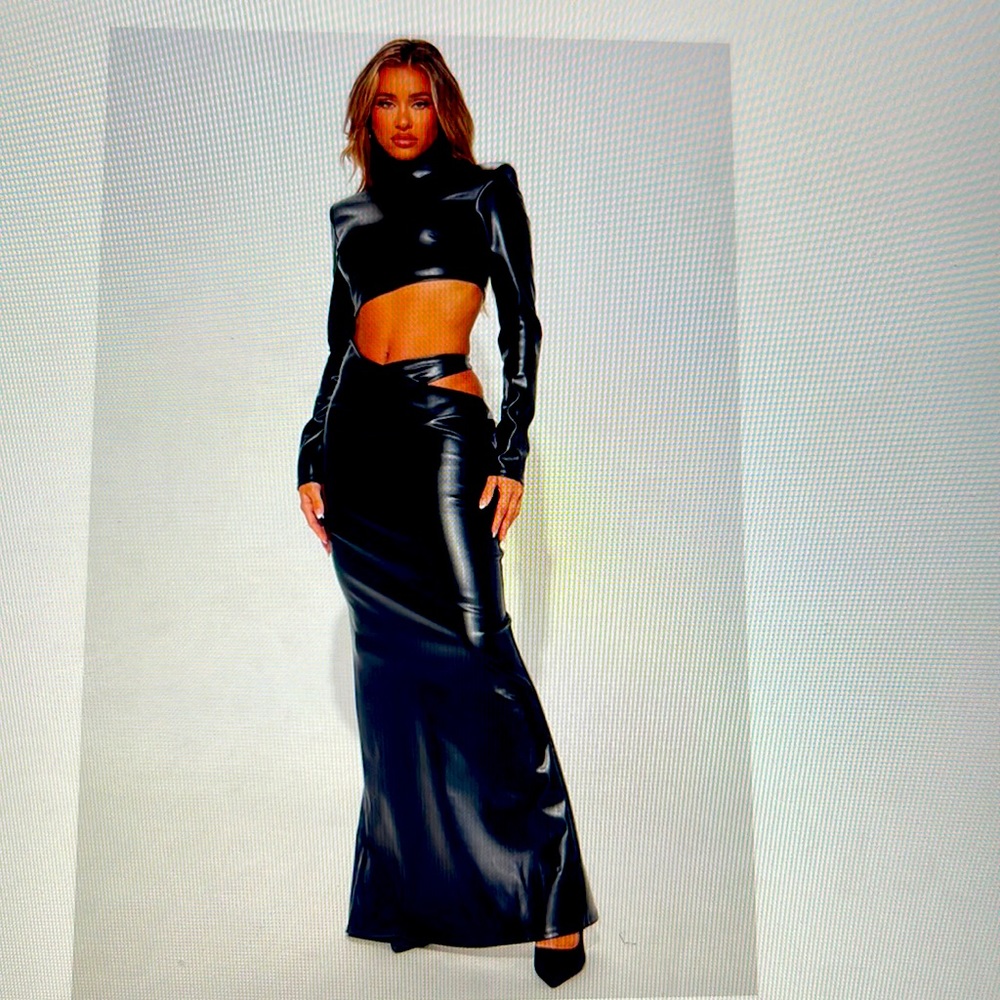 🖤🖤🖤 black leatherette maxi dress🖤🖤